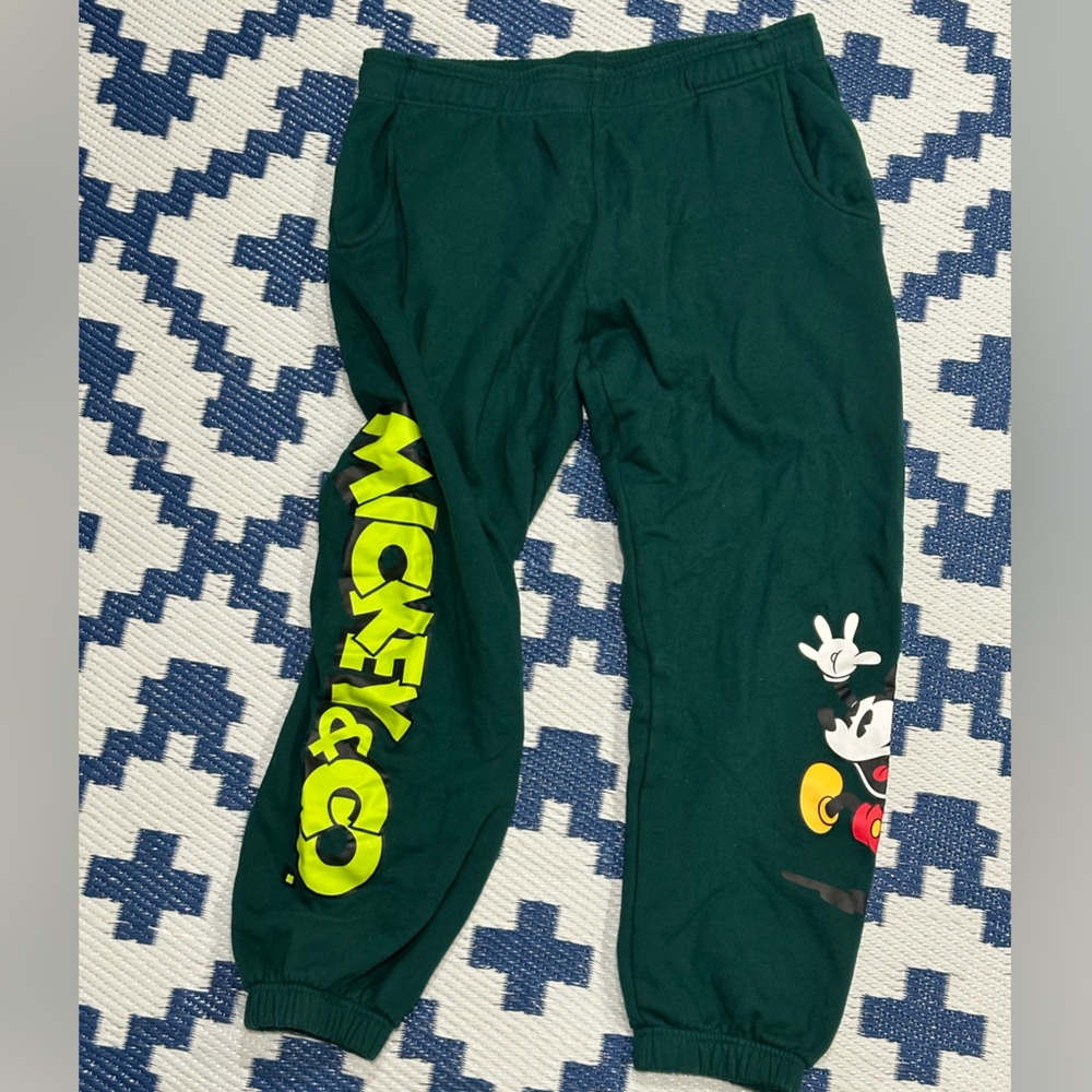 Disney Mickey & Co Spellout Sweat Pants Mickey Mouse Forrest Green Size M